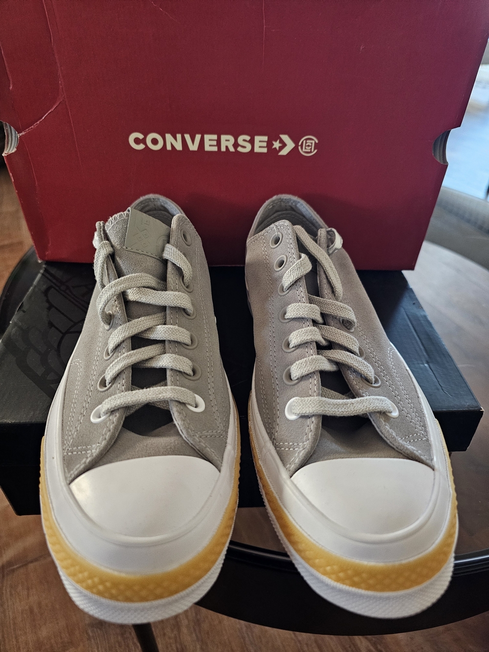 Converse Men’s Chuck 70  Low-Top Canvas Sneakers Light Gray with Yellow Accent. - Picture 3 of 4
